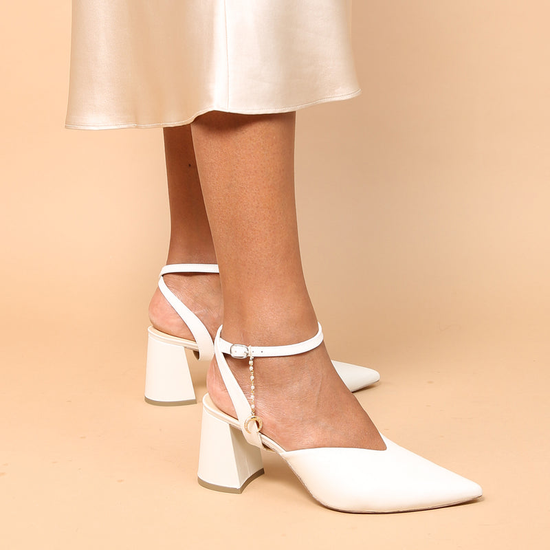 Shop Gold Horseshoe Shoe Charm | Customizable, Sustainable & Ethical Luxury Shoe Accessory by Alterre